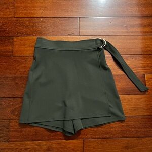 Army green skort never worn XS H&M